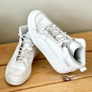 Kids Puma Rebound size 3.5 white GUC